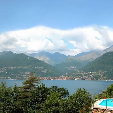 Erica Con Piscina Privata Sul Di Nyaraló Colico