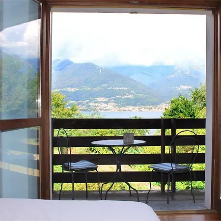 Erica Con Piscina Privata Sul Di Colico